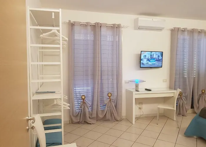 Naxian Holidays * Giardini Naxos